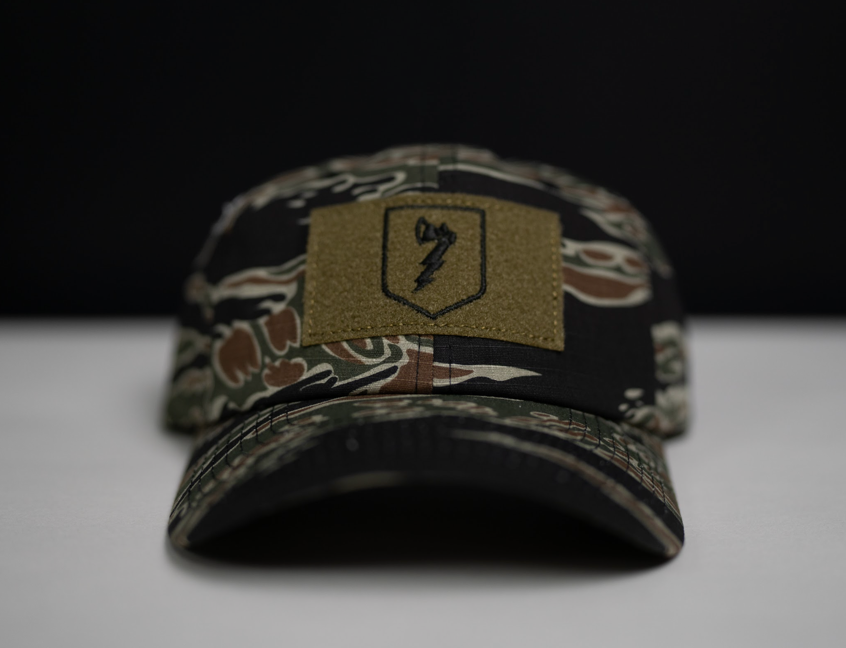 Defy Range Hat - Tiger Stripe